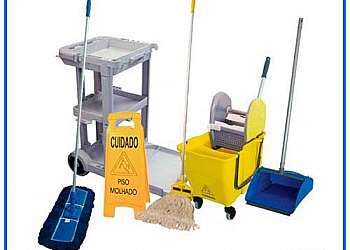Carrinho de limpeza completo Carrinho de limpeza completo